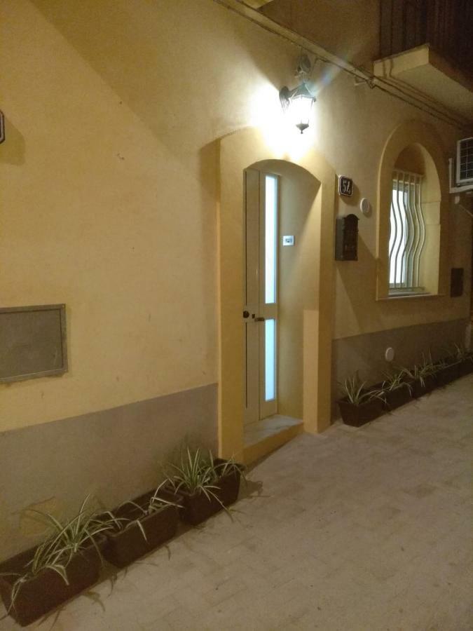 Апартаменты La Casa Di Bianca Кальтаджироне Экстерьер фото